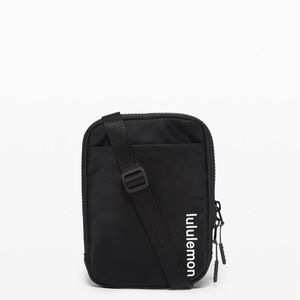 Lululemon easy access crossbody